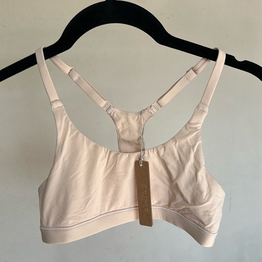 SKIMS fits everybody RACERBACK SCOOP BRALETTE size: XXS COLOR: SAND NWT